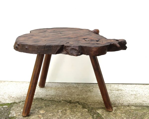 Table d’appoint ou table basse en bois art populaire