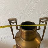 Vase ancien amphore en laiton avec anses