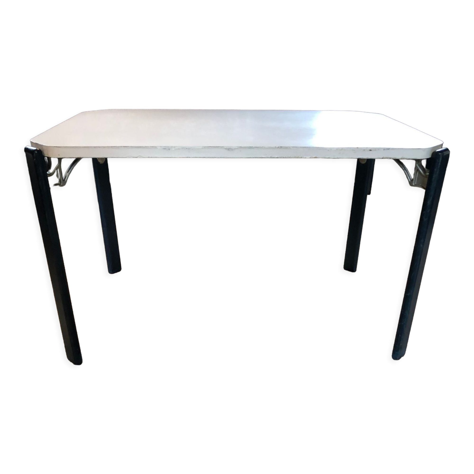 Bruno Rey table for Kush