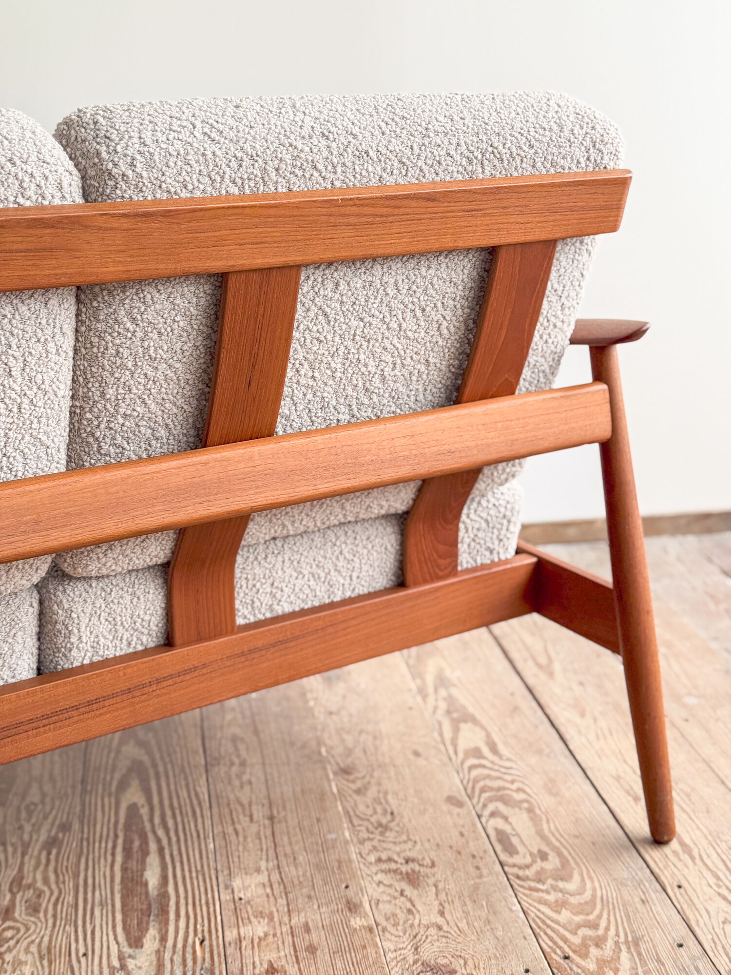 Canapé Arne Vodder modèle FD164 en teck, tissu bouclé, Danemark années 1960