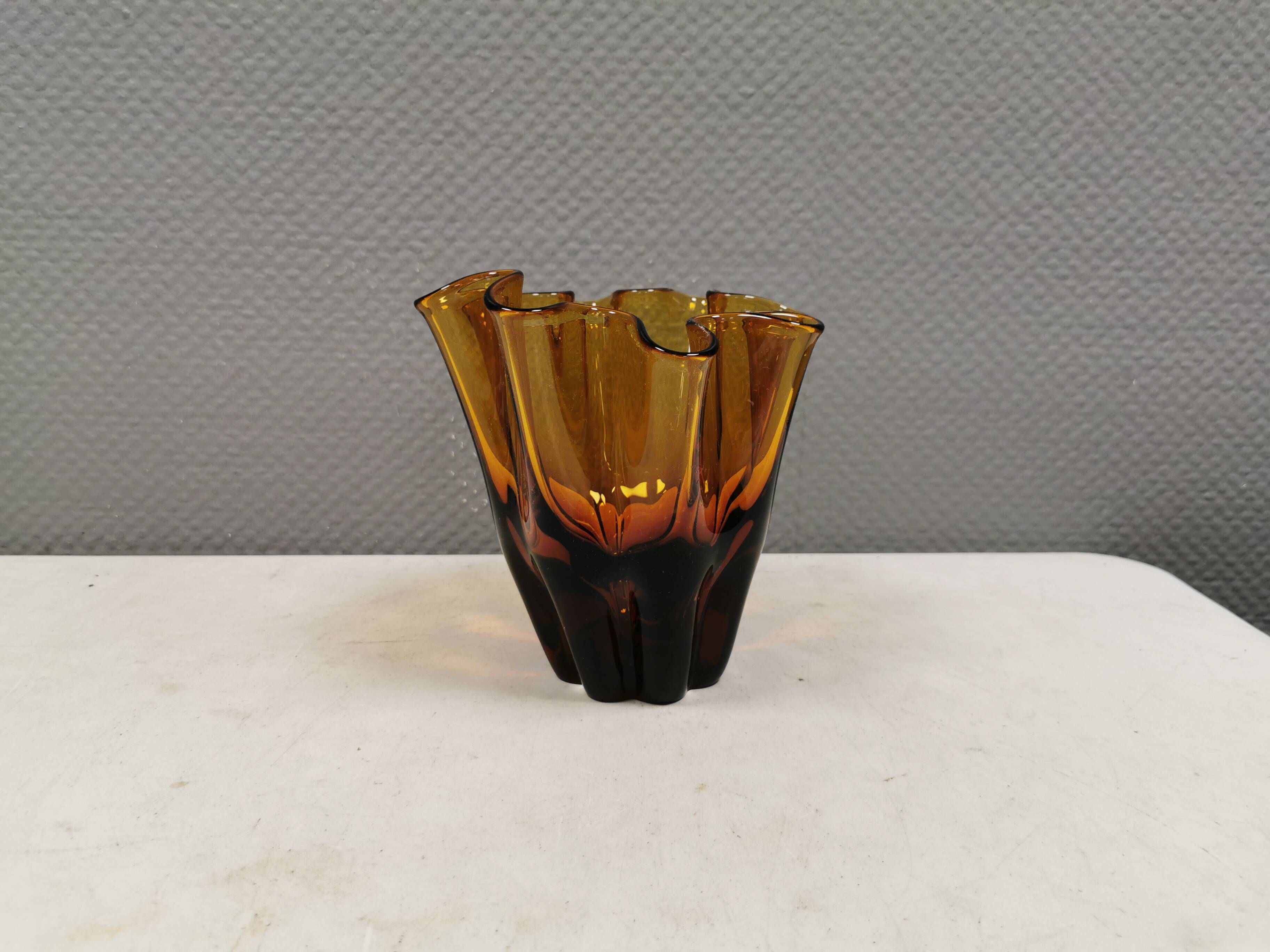 Beautiful ‘folded’ vase in amber-coloured glass. 1980-90s Finland