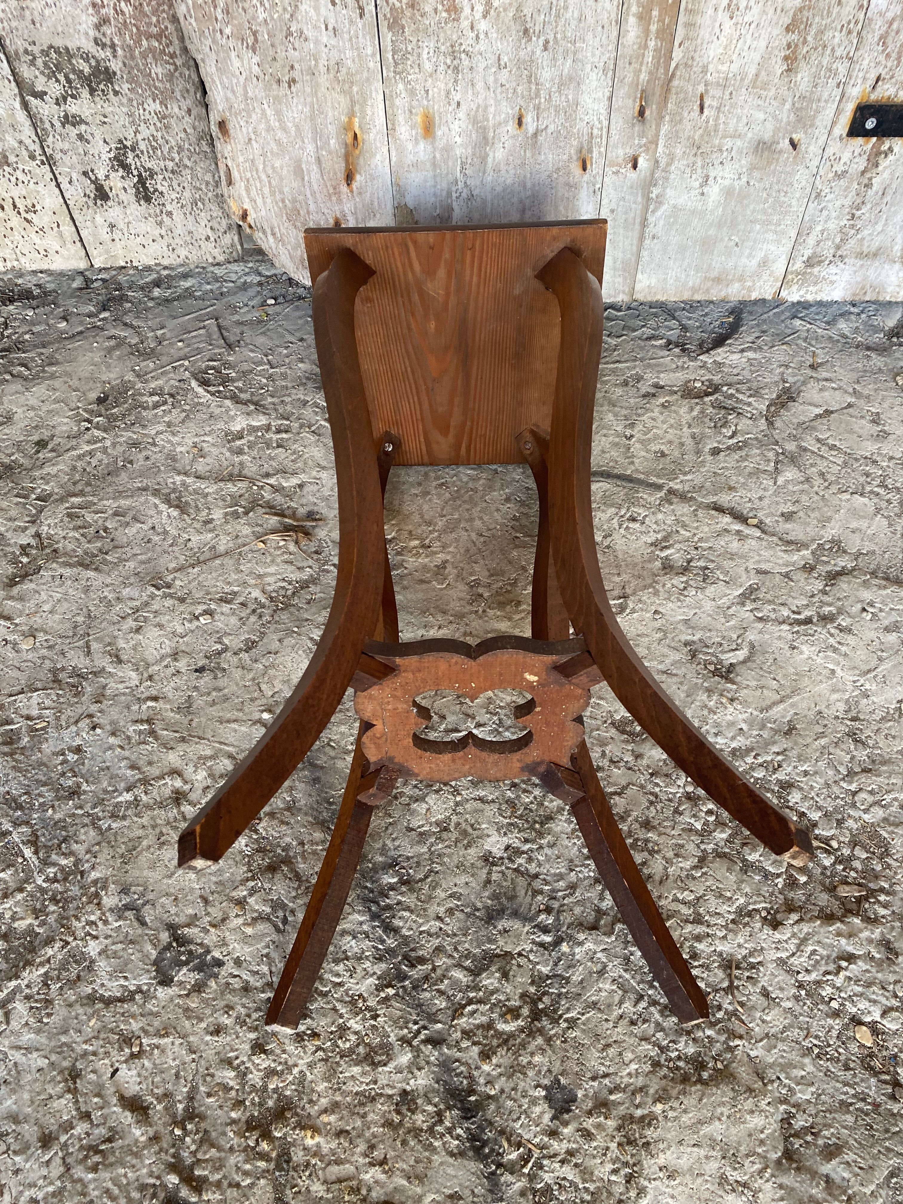 Vintage Carved Wood Side Table Plant Stand #D996
