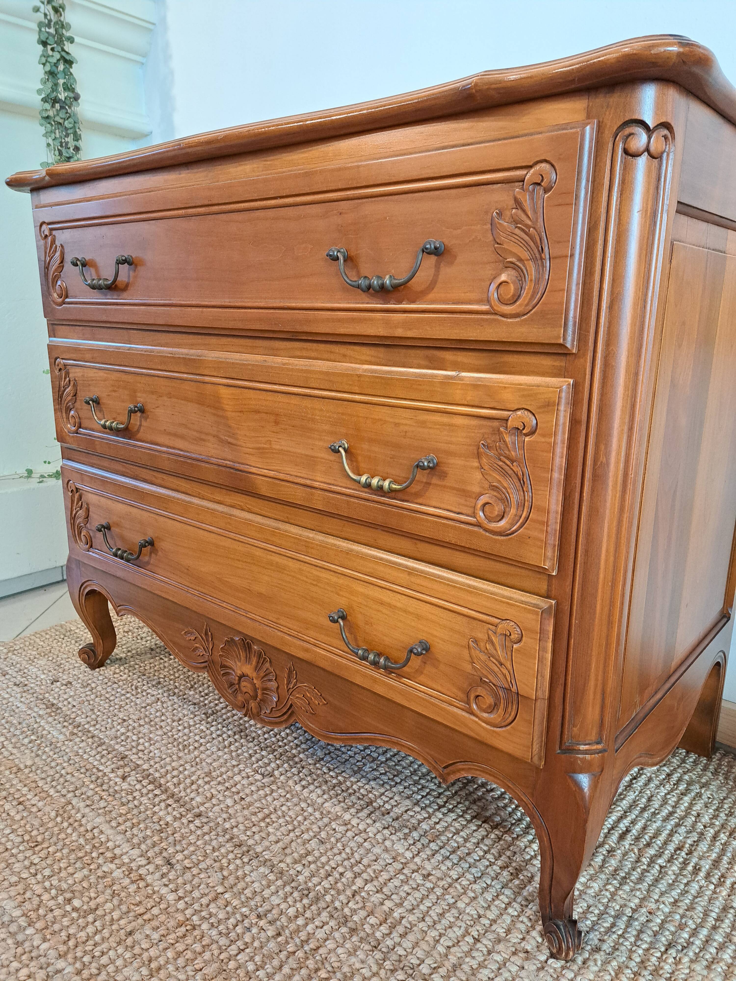Commode de style Louis XV
