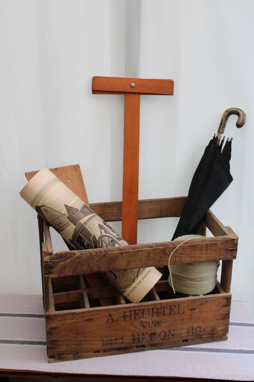 Wooden bottle locker