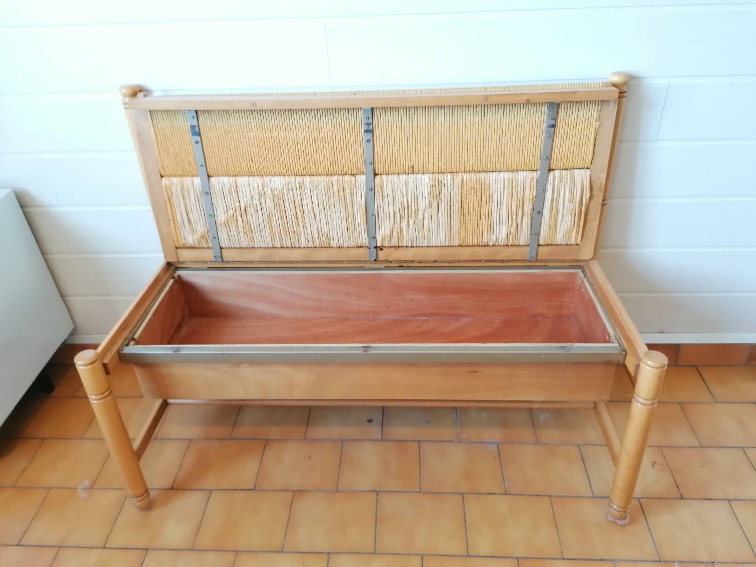Straw Chest Bench