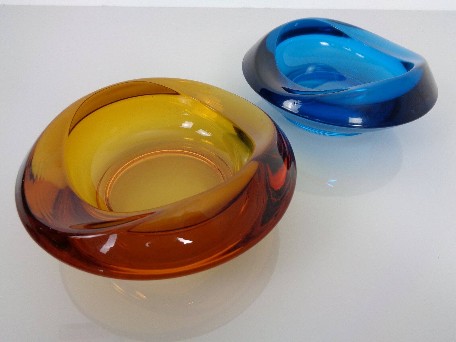 Amber and Blue Sklo Union Glass Ashtrays by Rudolf Jurnikl, Czechoslovakia, 1960s, Set of 2
