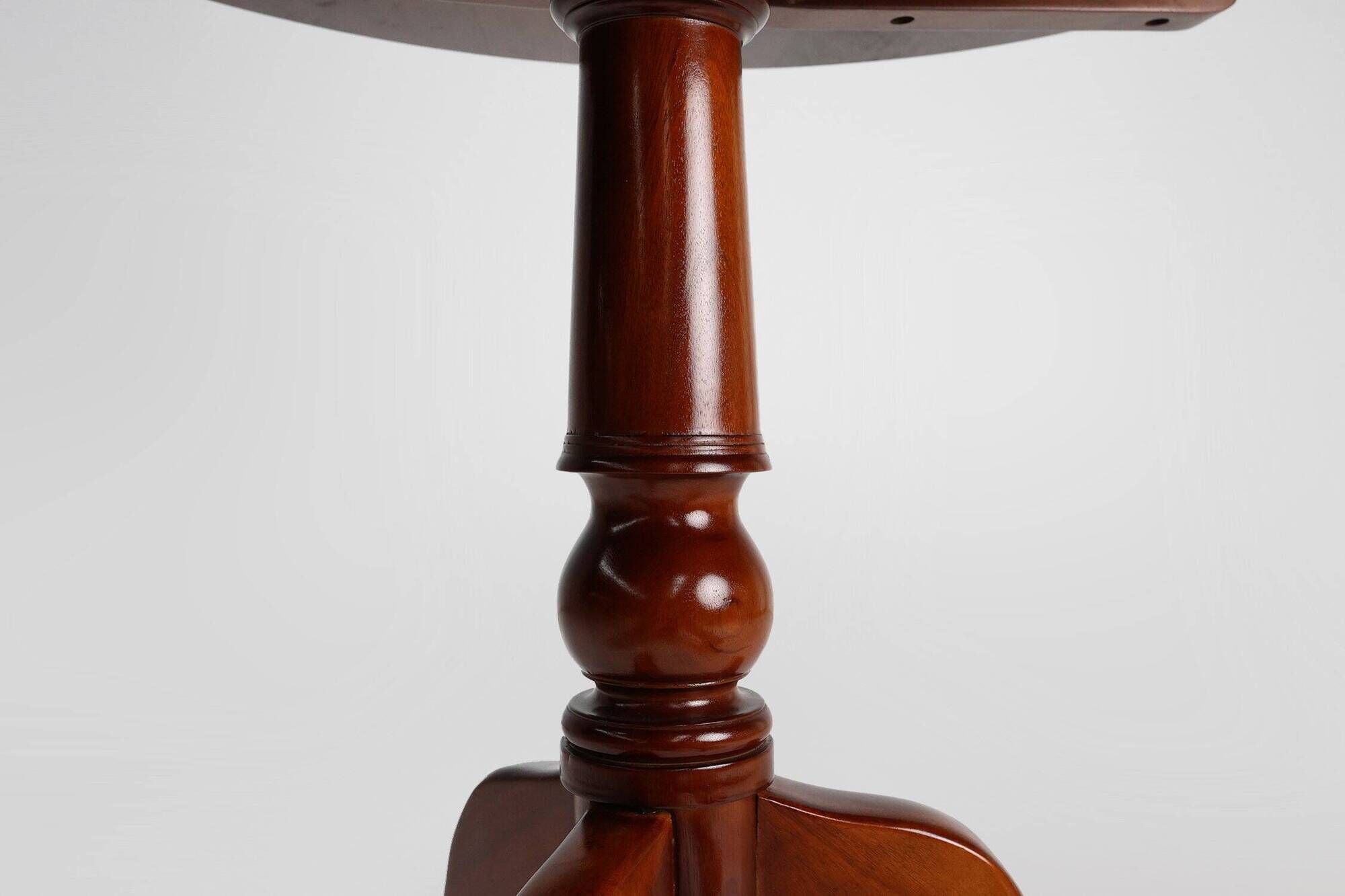 Vintage English Round Tilt Top Table in Cherry, 1950s