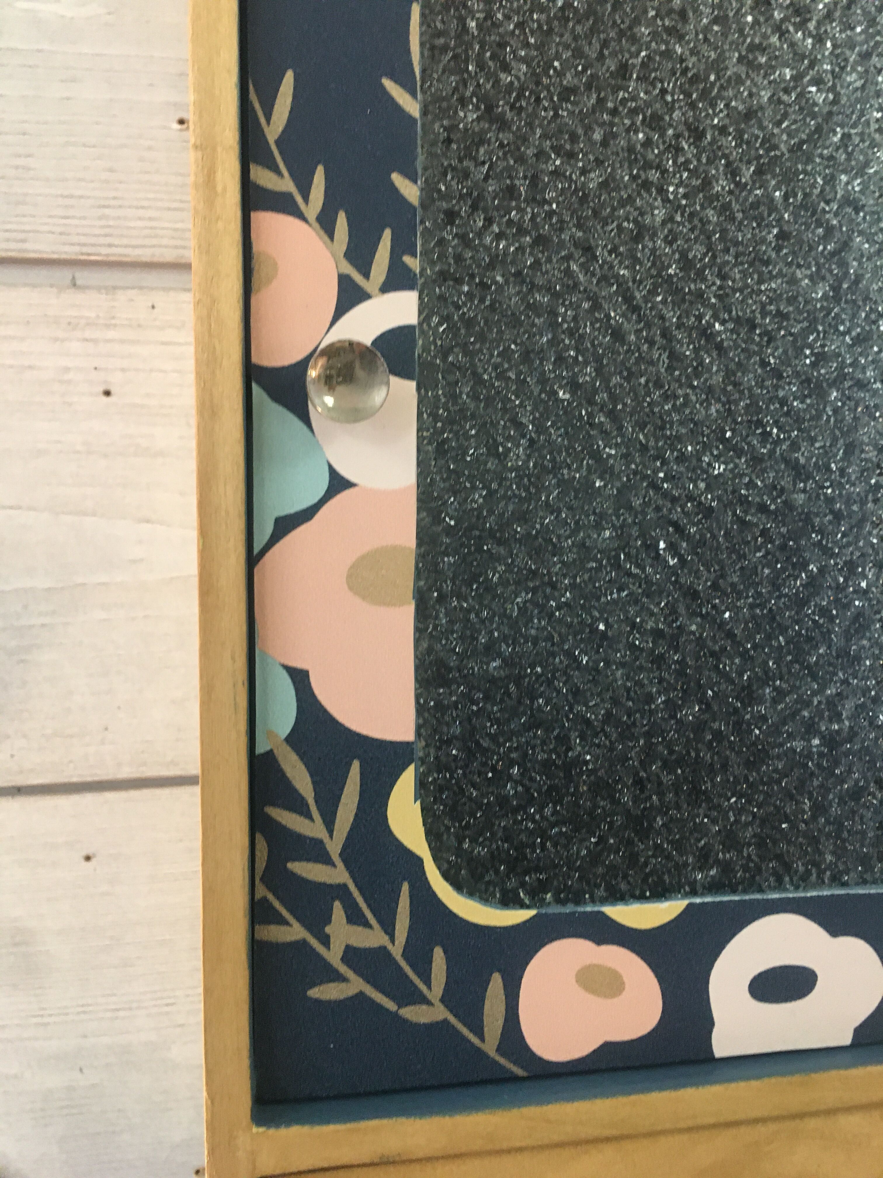 Wall-mounted toilet cabinet