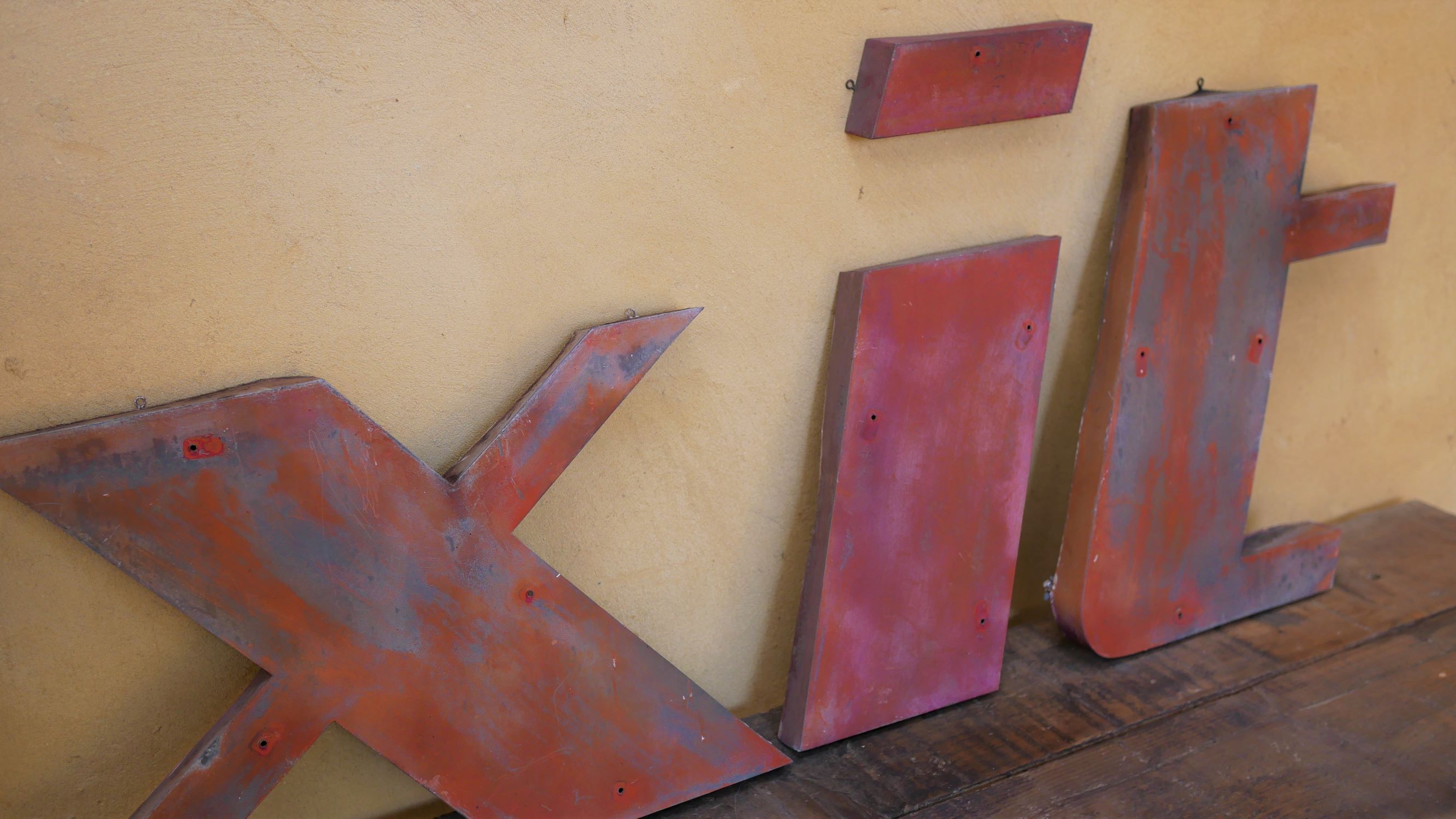 Letter to sign vintage metal "T".