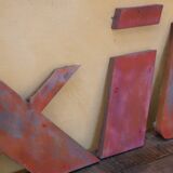 Letter to sign vintage metal "T".