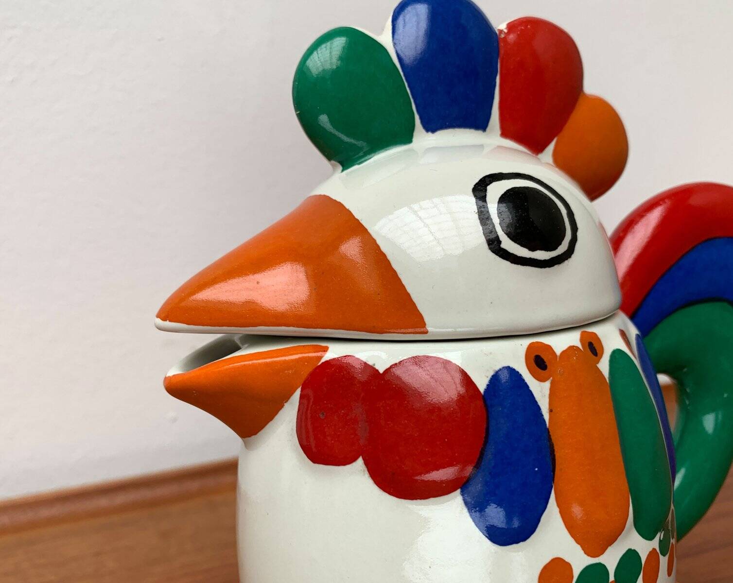 Vintage ceramic teapot or coffee pot chicken, 1970s.