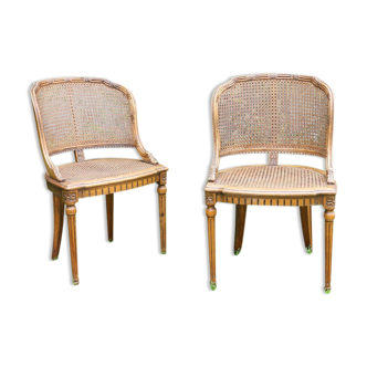 Paire de fauteuils cannés Louis XV à dossiers gondole de formes cabriolet