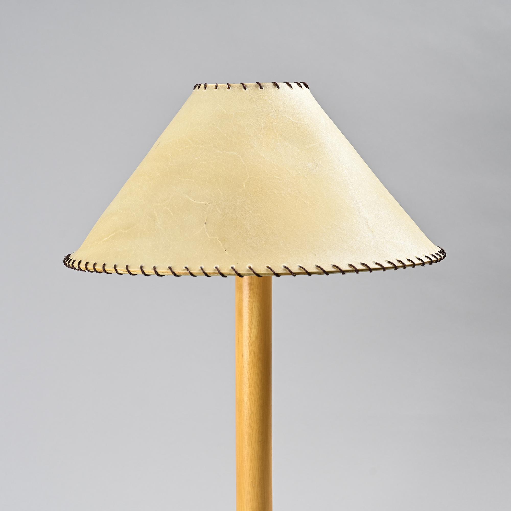 Turned wooden table lamp, French work, 1970s.