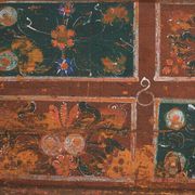 Antique storage trunk with floral decoration (circa 1895) #102