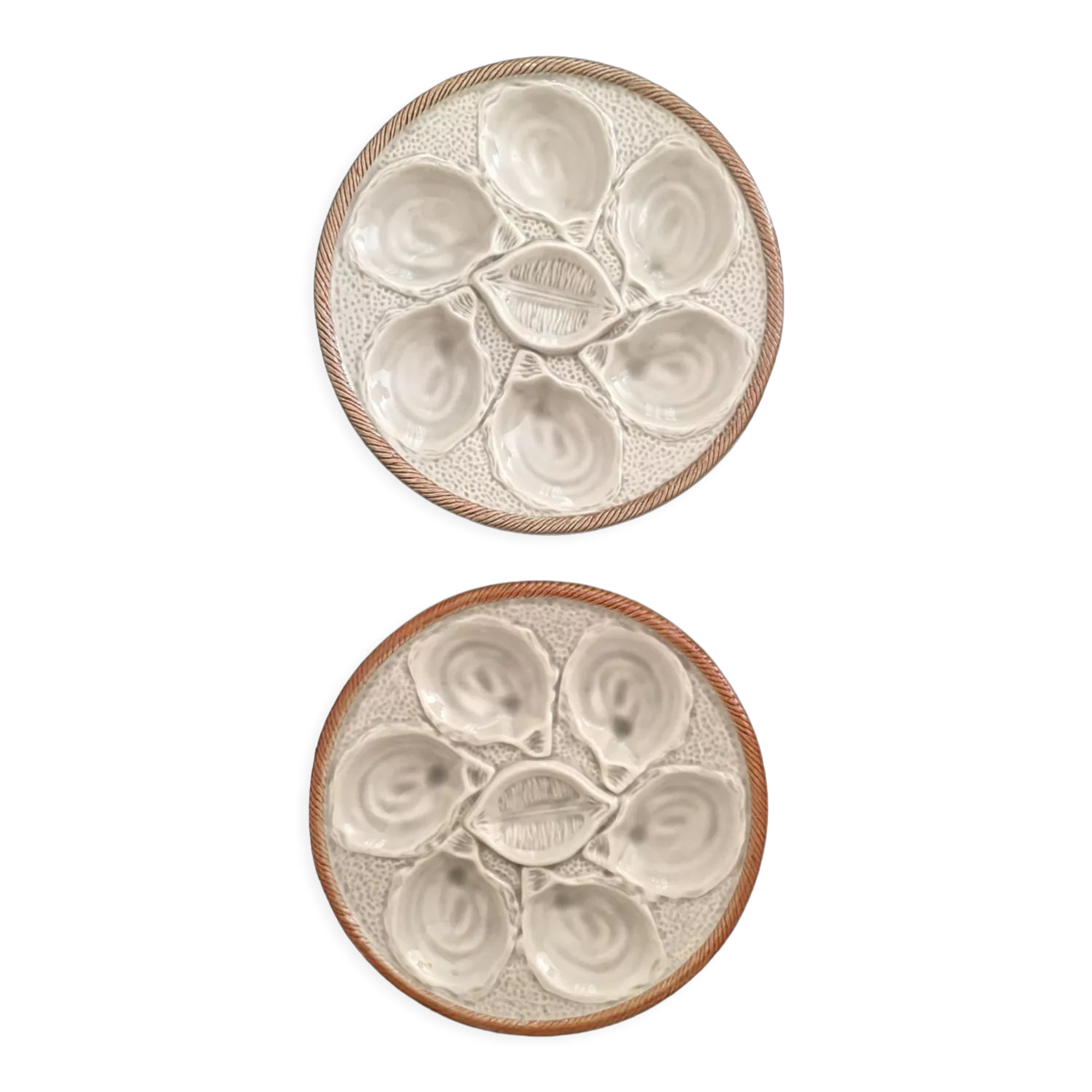 Lot de deux assiettes à huître