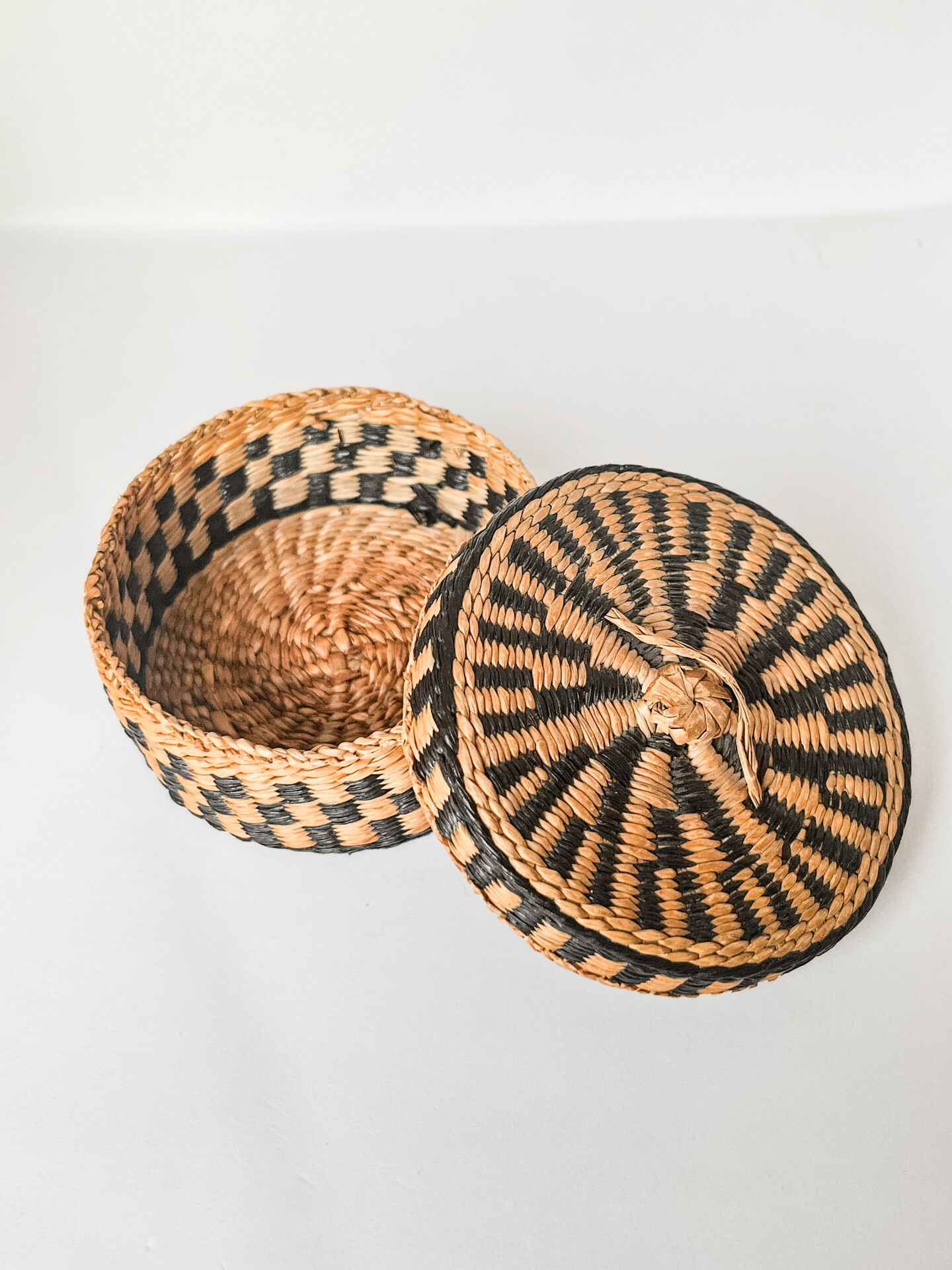 "Agaseke" box from Rwanda, Royal and Symbolic Art Weaving