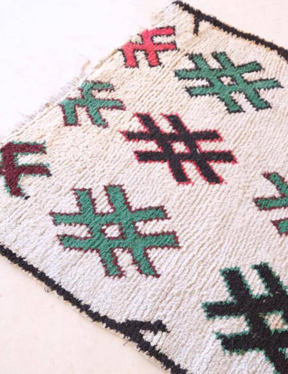 Small Vintage Berber Rug - 177 x 88 cm