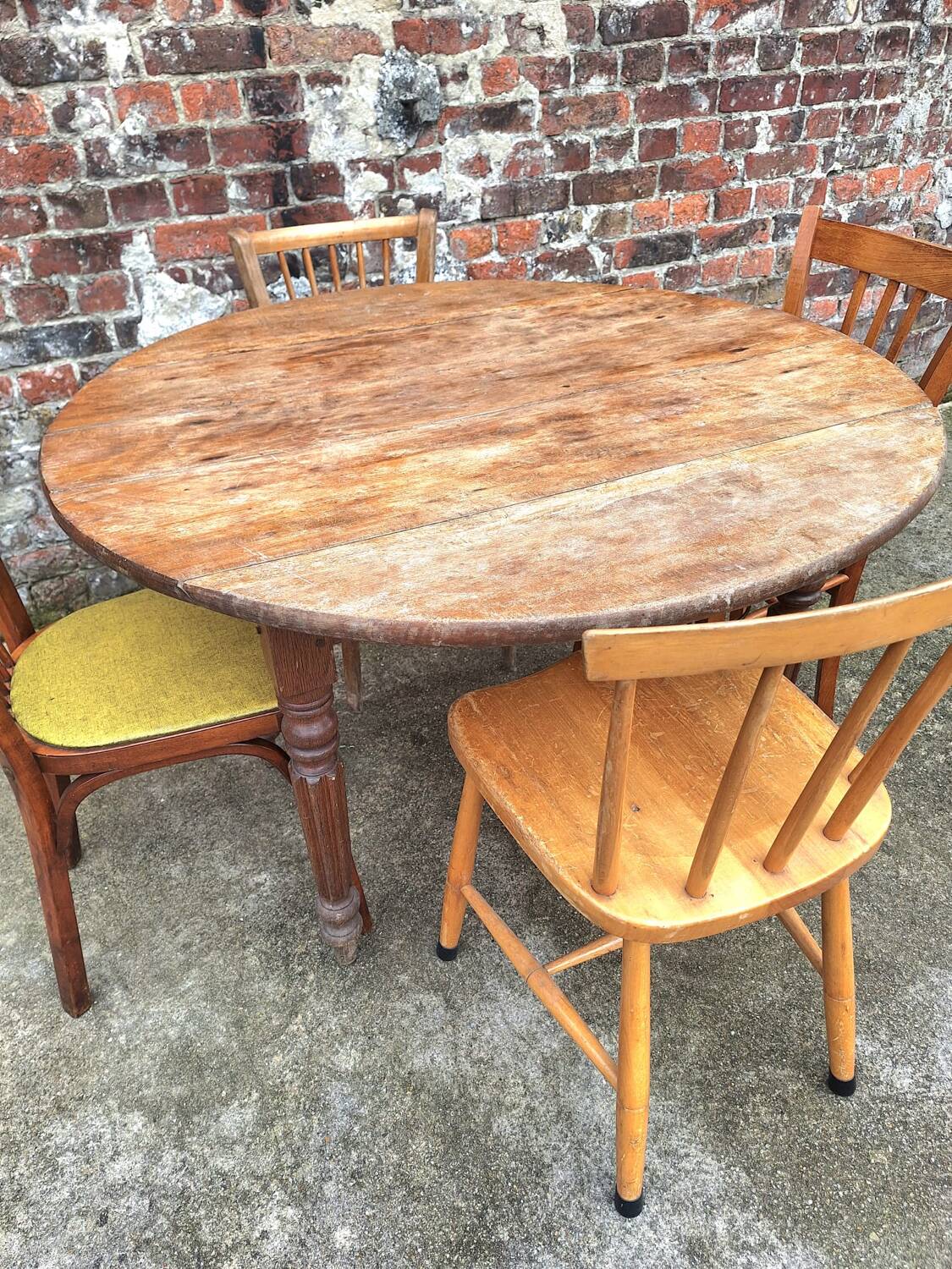 Antique round farmhouse table, modular vintage furniture