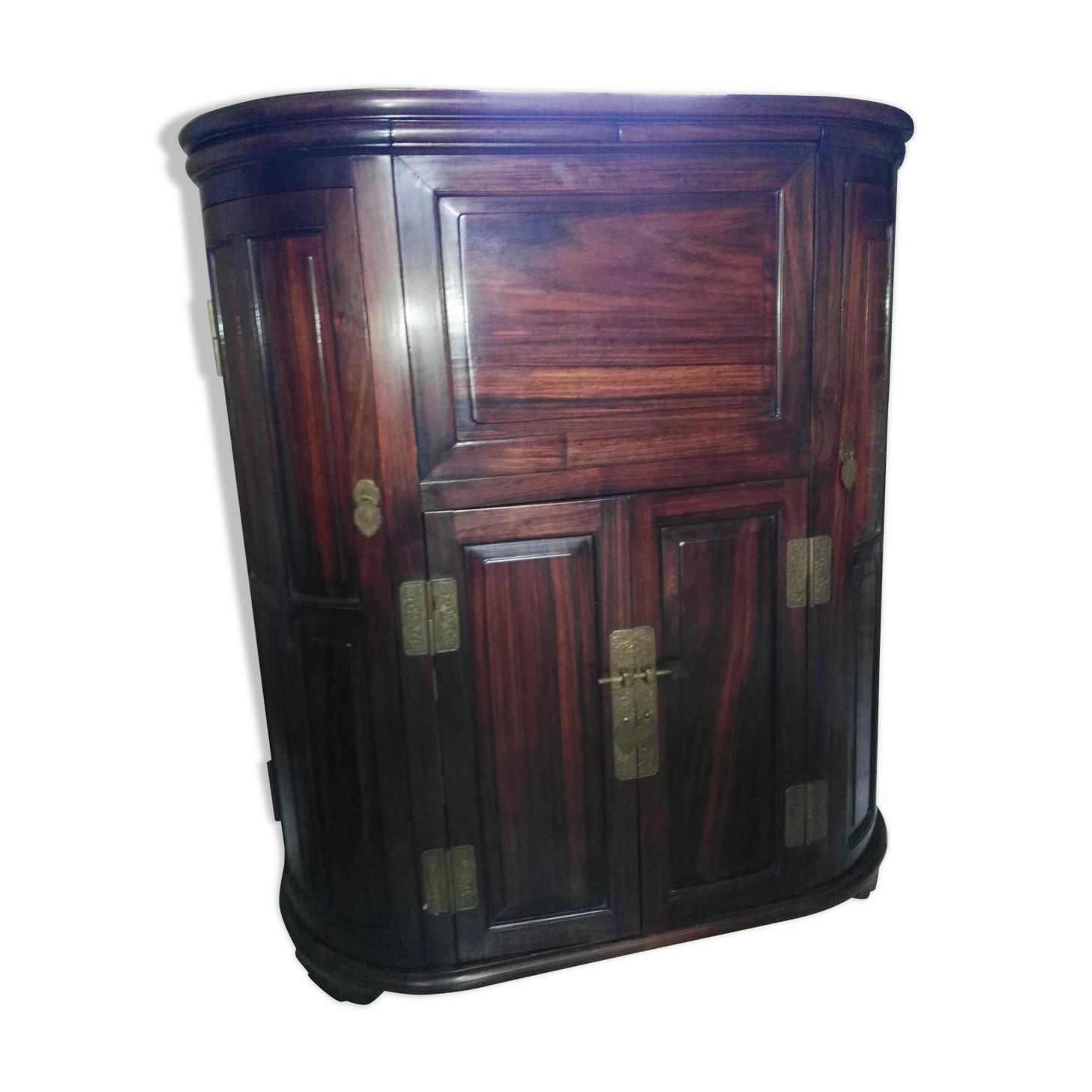 Bar inspiration far East wood precious