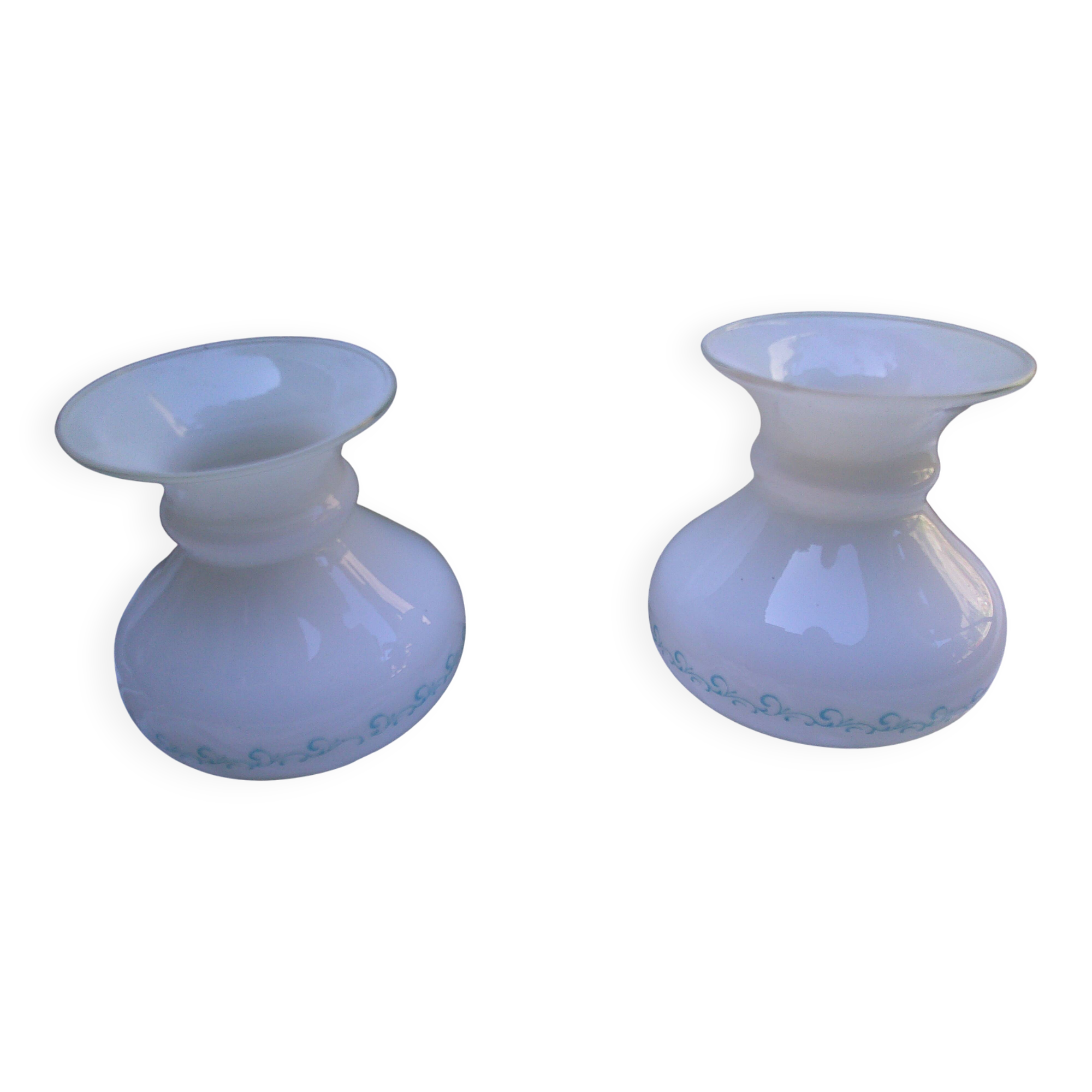 Set of 2 white glass lampshades