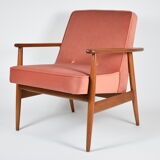 Mid-century modern pink velvet armchair, designer M. Zielinski, 1960s, Poland