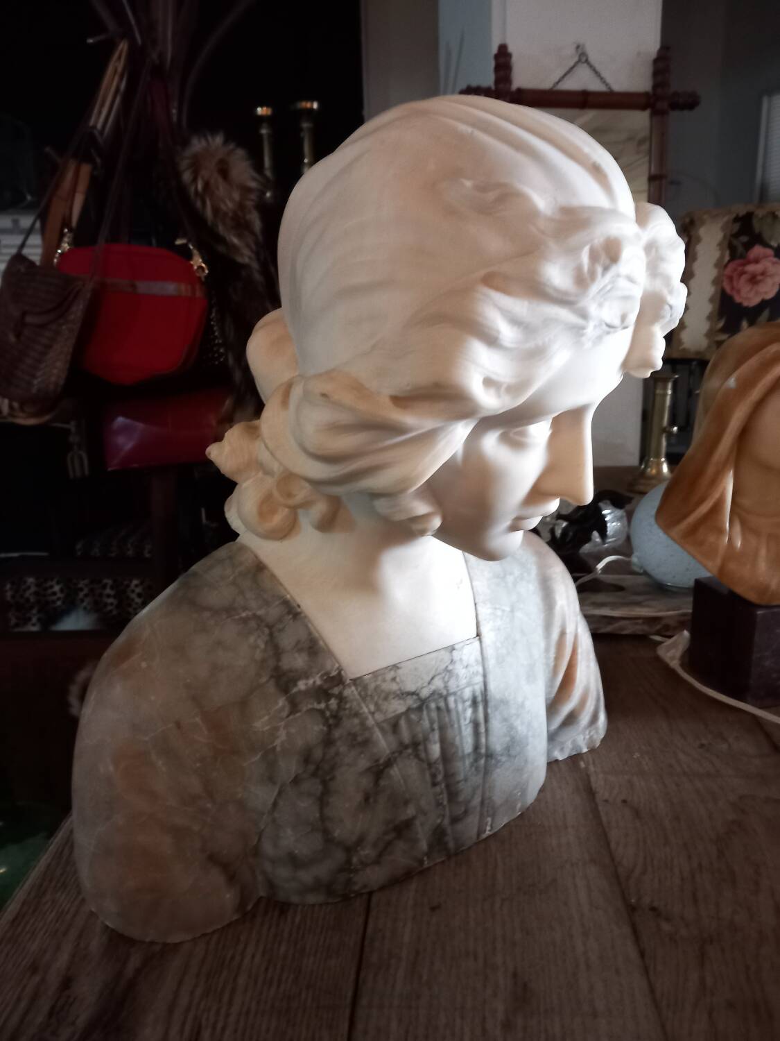 Sculpture tête de femme marbre