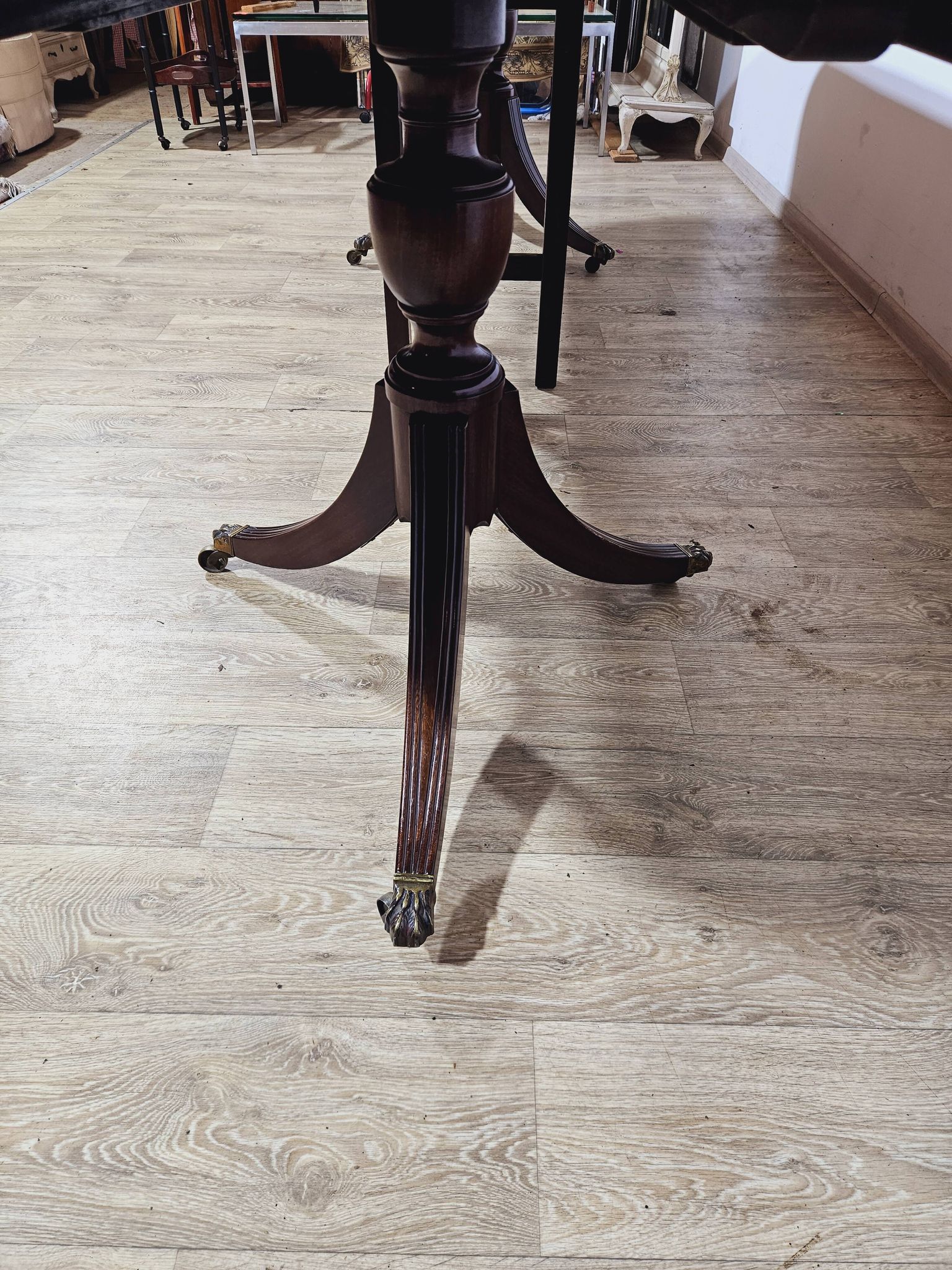 Elegant Dining Table, 2nd half of the 19th Century - Classic/Walnut