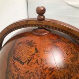 Bar en forme de globe terrestre vintage