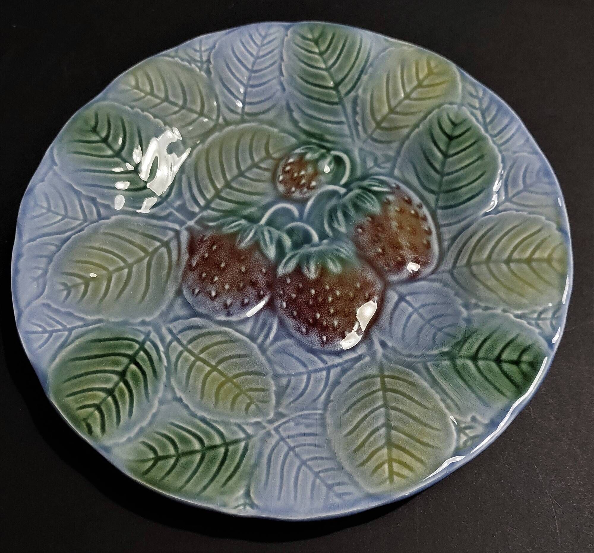Strawberry barbotine plate Salins les Bains 20th century
