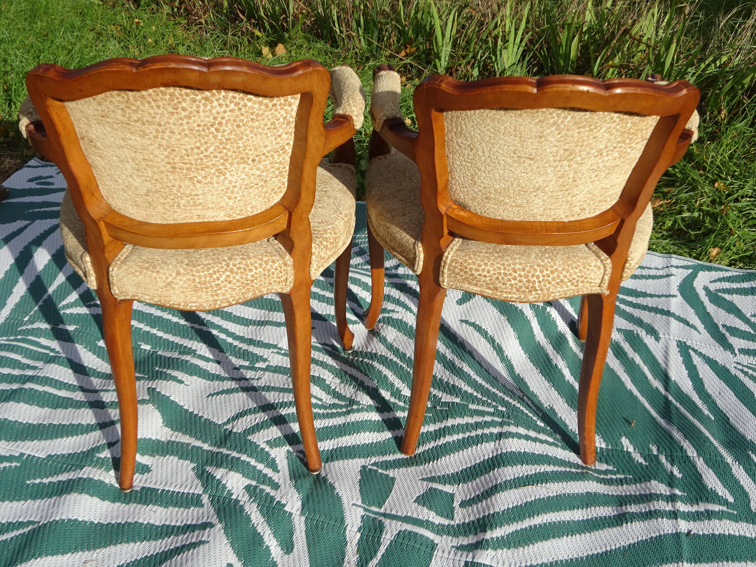 Pair of Louis XVI armchairs, upholstered in giraffe-pattern velvet