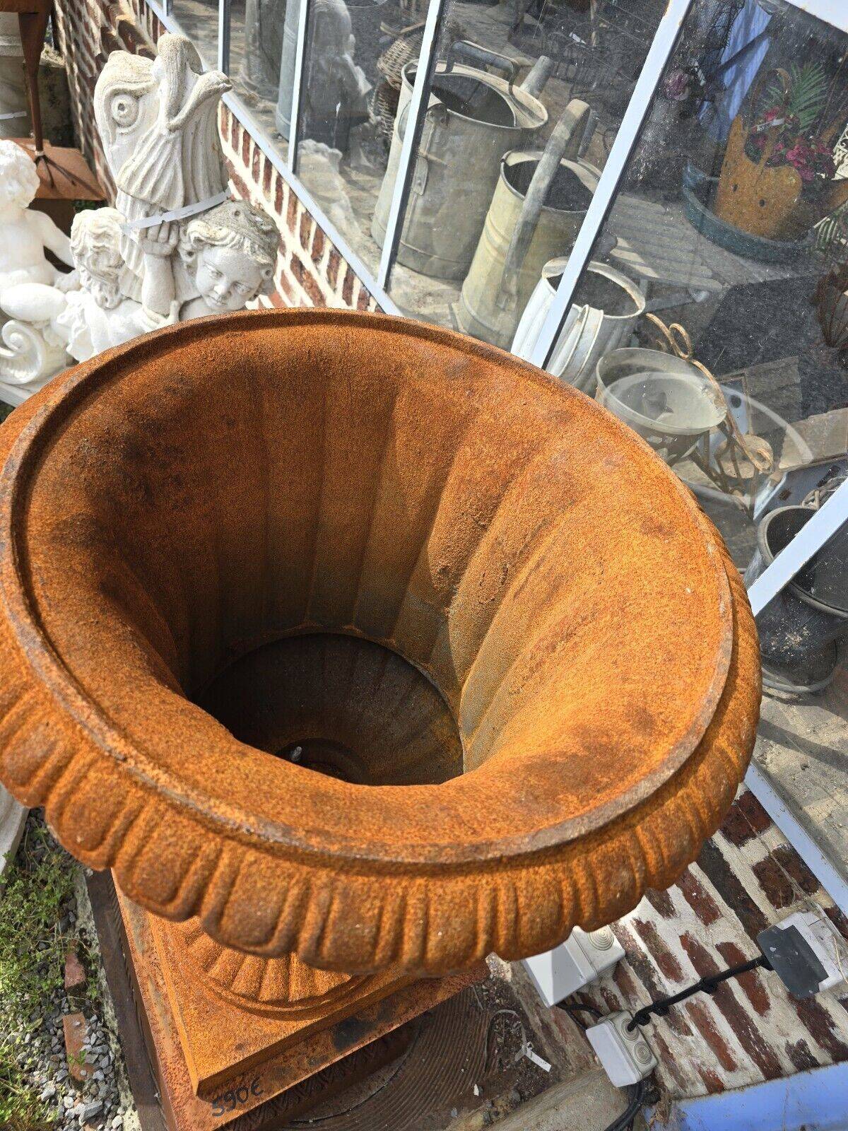 Vase médicis en fonte (gros modèle)