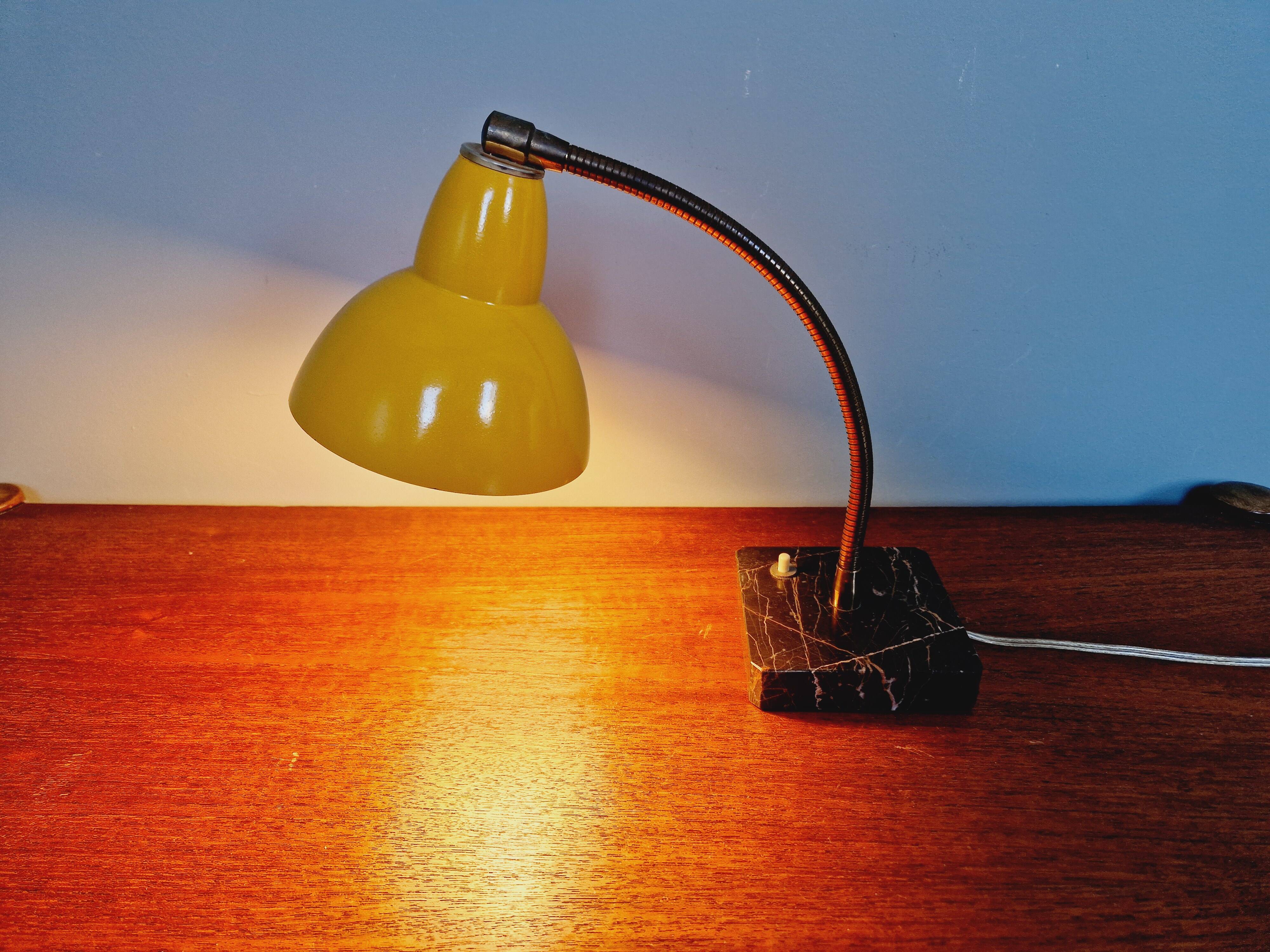 Casserole lamp in yellow lacquered metal and black marble, 1950s