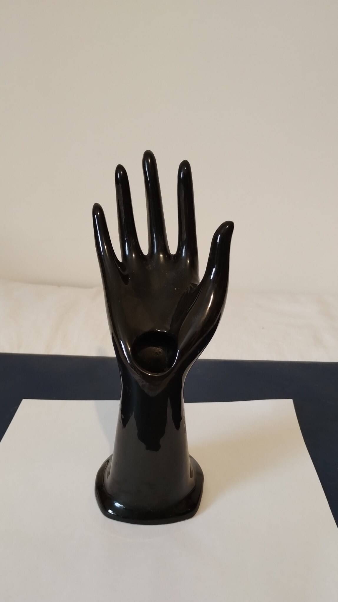 Hand ceramic ring holder JMR