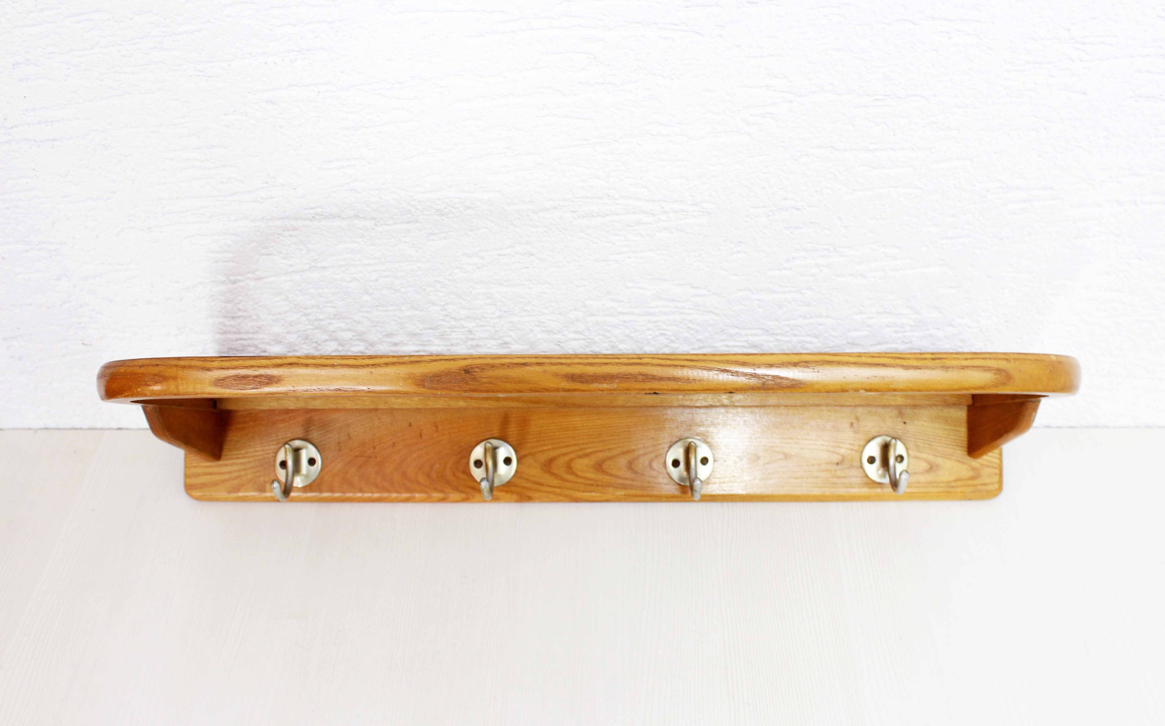 Wall coat rack with shelf