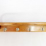 Wall coat rack with shelf