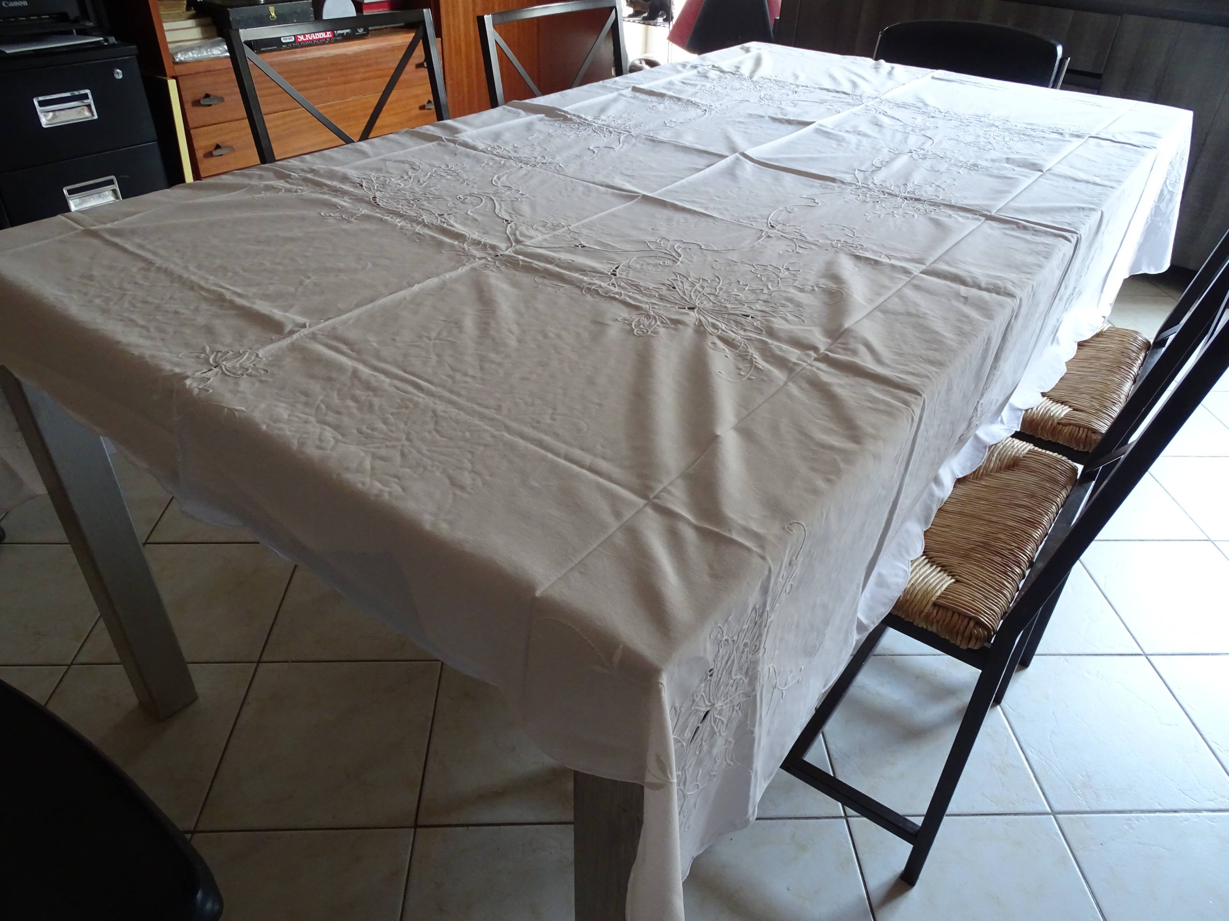 Tablecloth and 8 matching cotton towels - 200 x 160