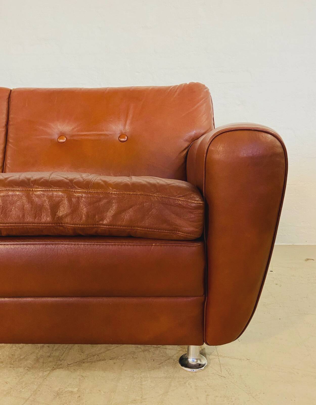Retro vintage Danish 3 person Svend Skipper sofa in chestnut brown leather