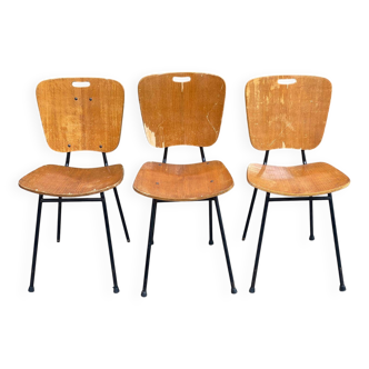 3 chaises d'atelier en bois et acier noir, années 1950