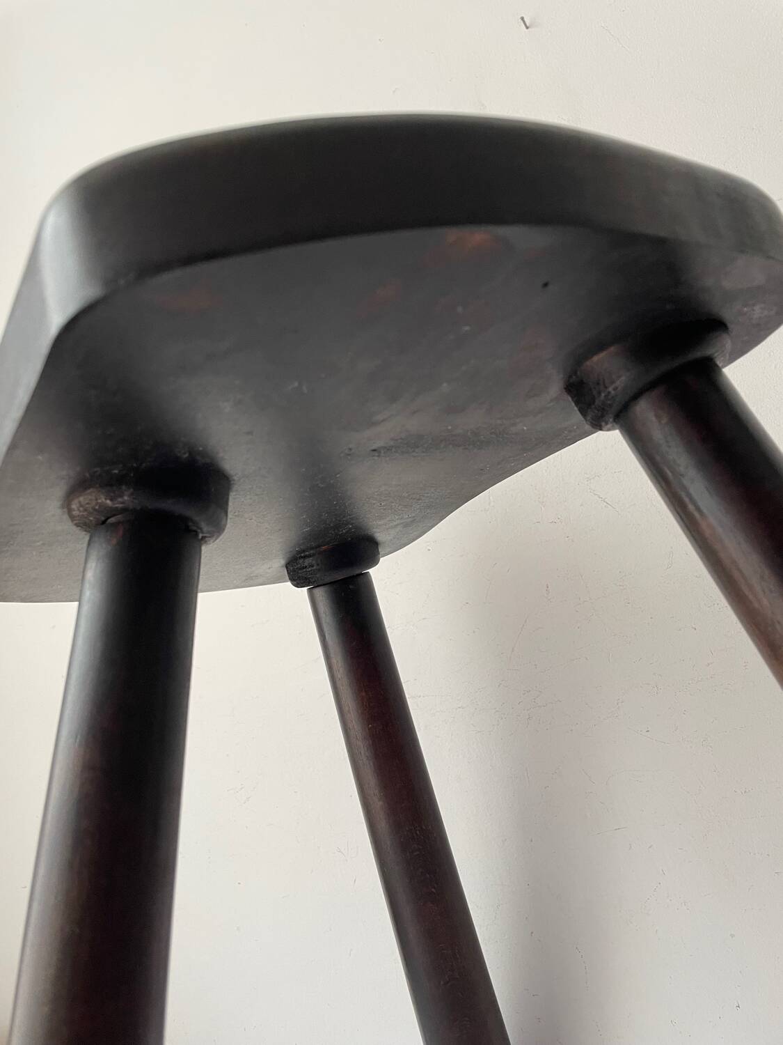 Tabouret tripode vintage