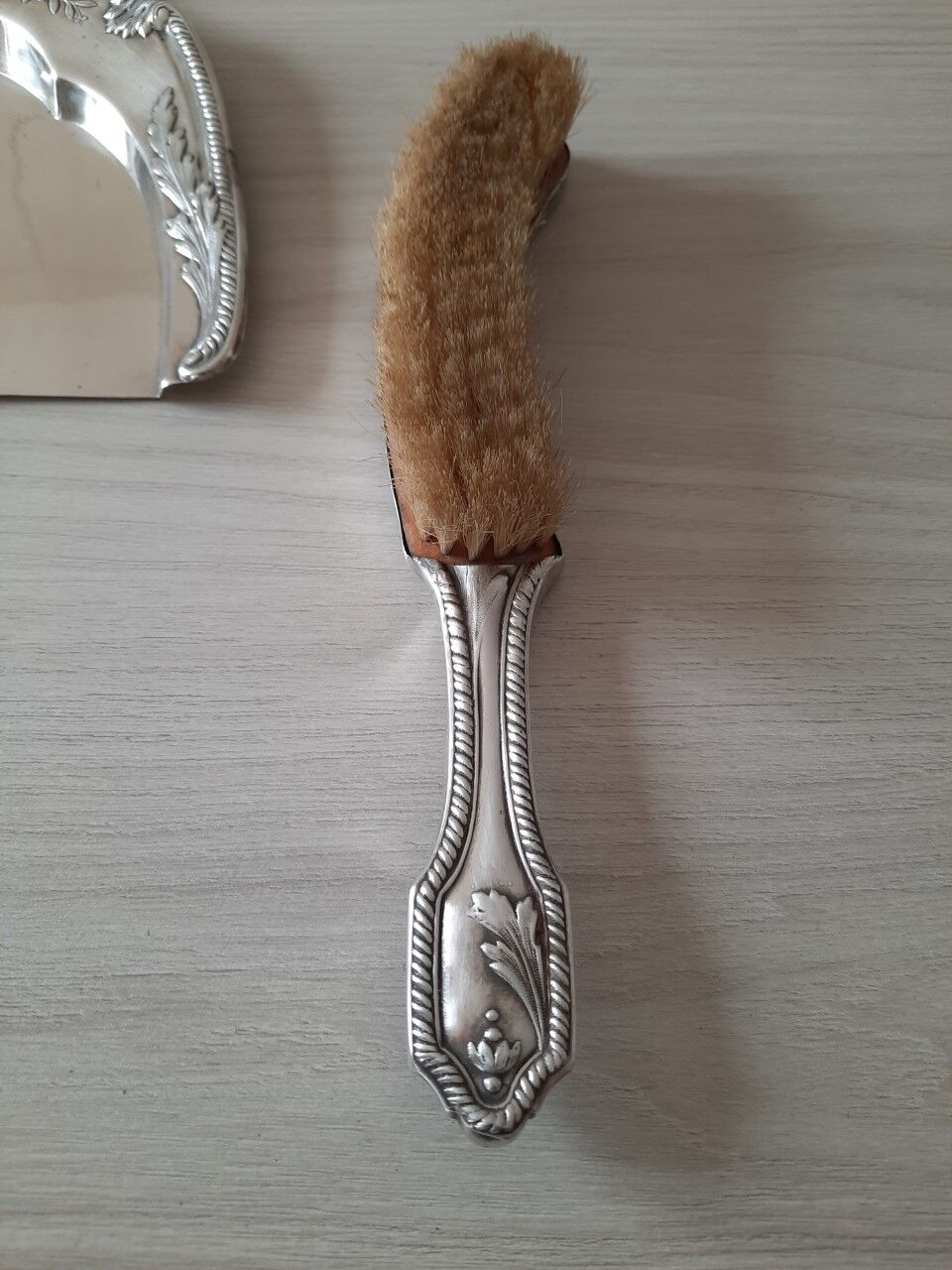 Silver metal crumb