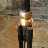 Black metal lamp and brass dore reglable tripod