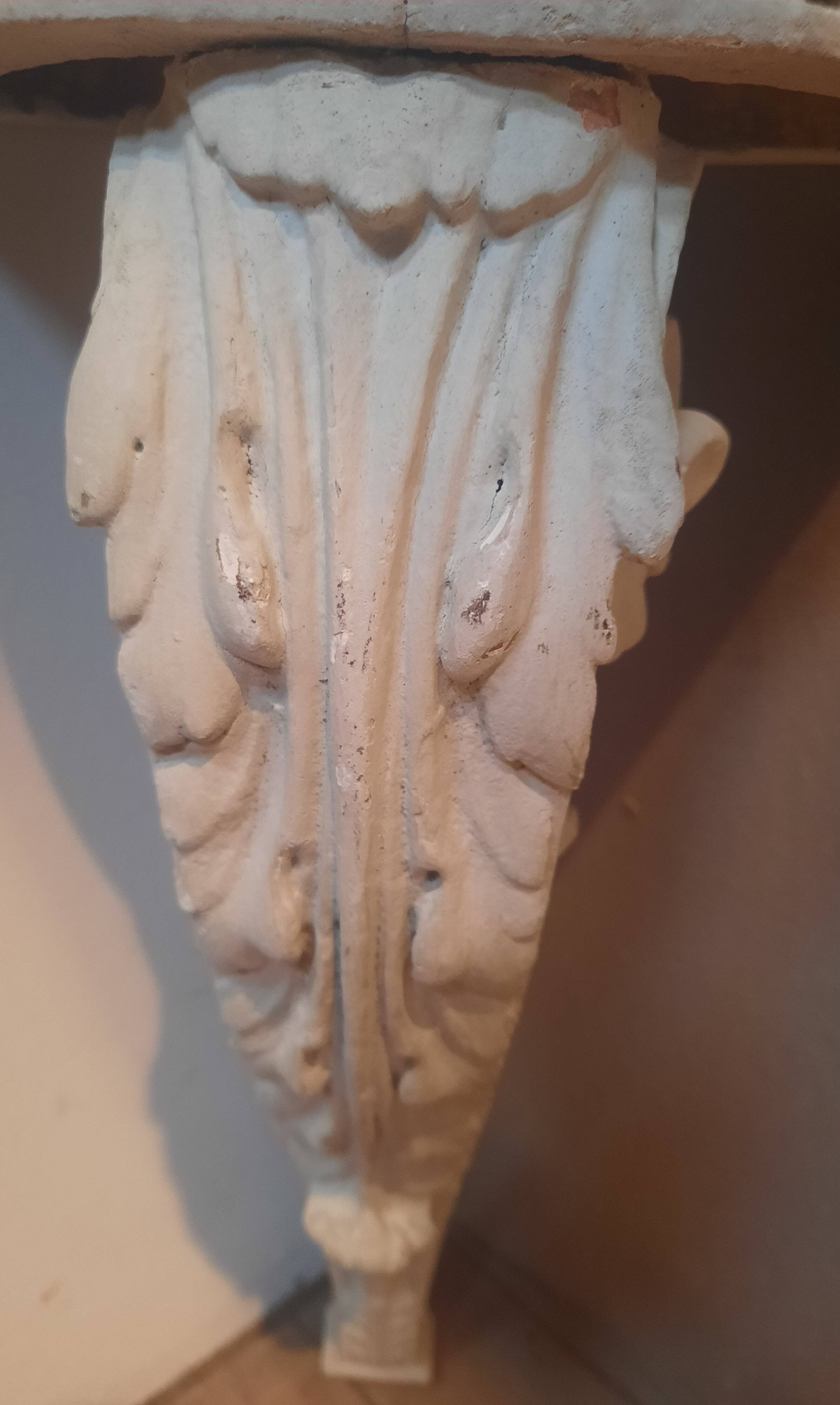 Pair of corner consoles in Louis XV style