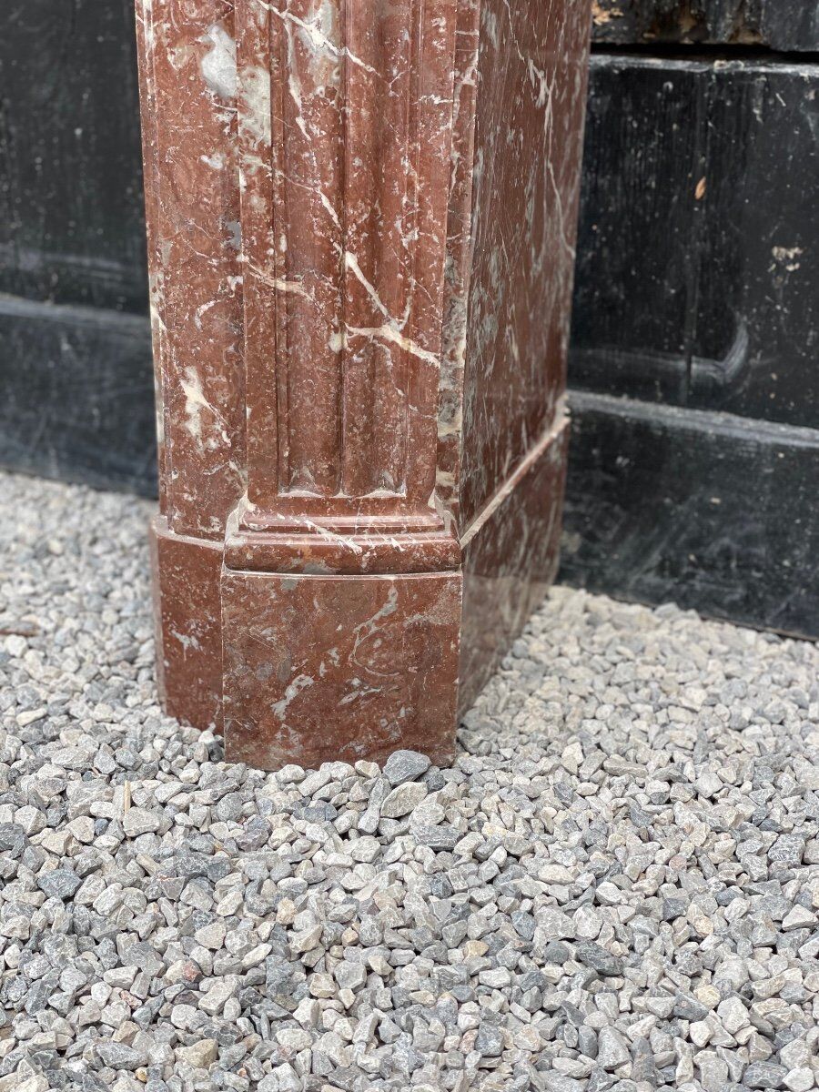 Fireplace in rancid marble around 188