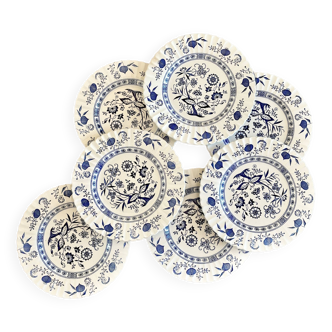English pale plates blue flowers