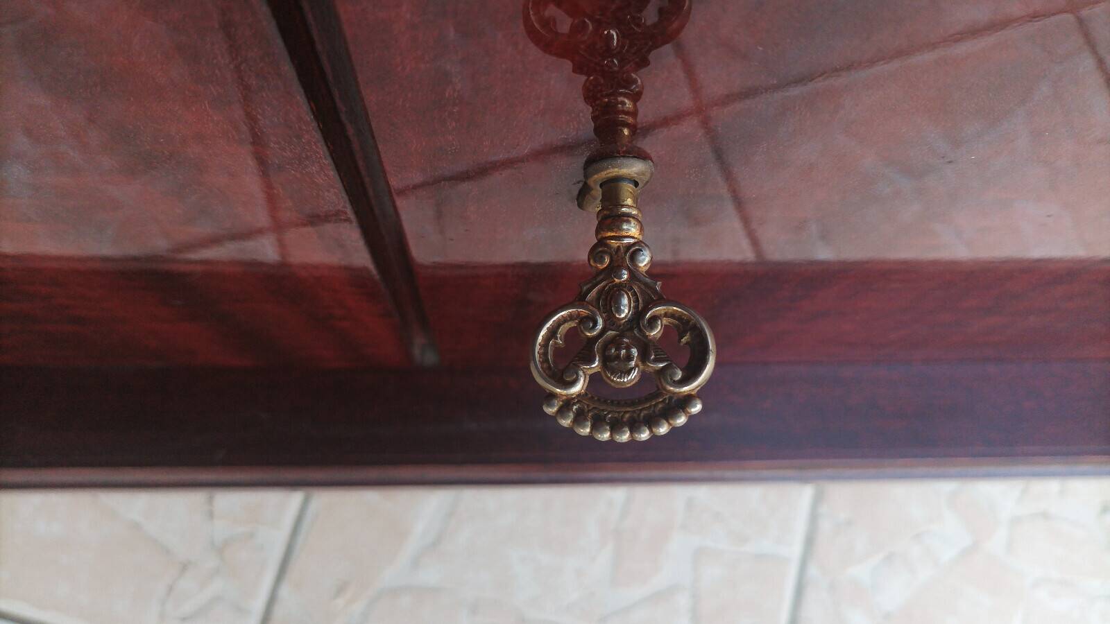 Empire style display cabinet in mahogany veneer