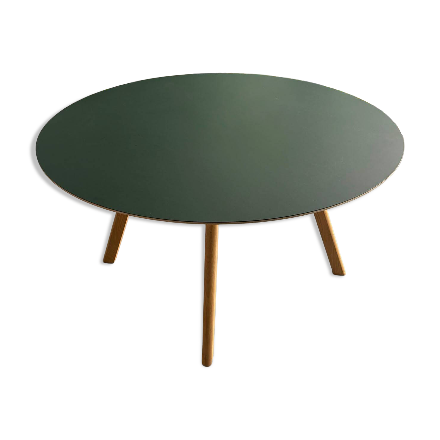 Table Hay CPH25 Ø140 x H74 oak and green linoleum