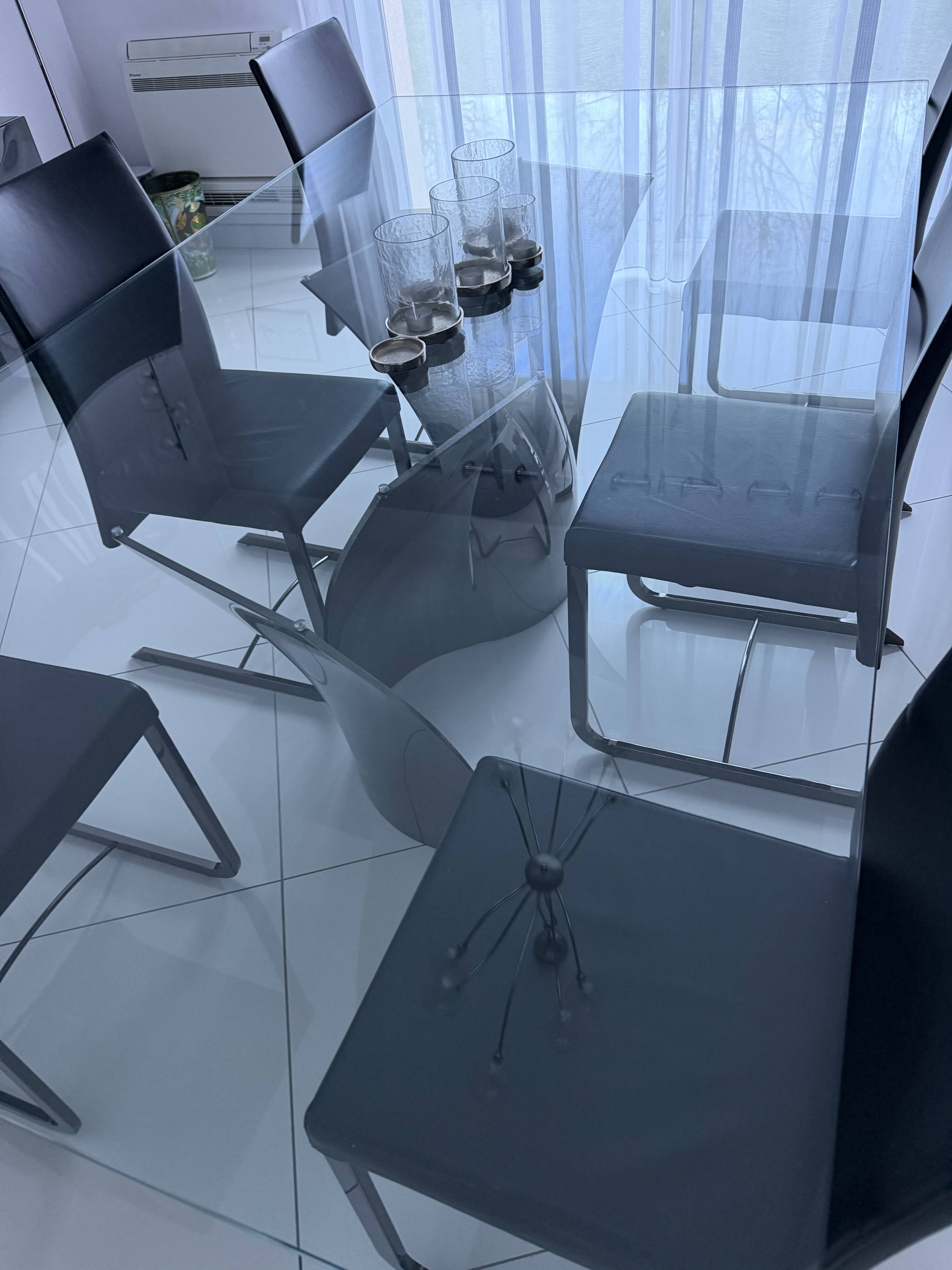 Rochelle table by Roche Bobois