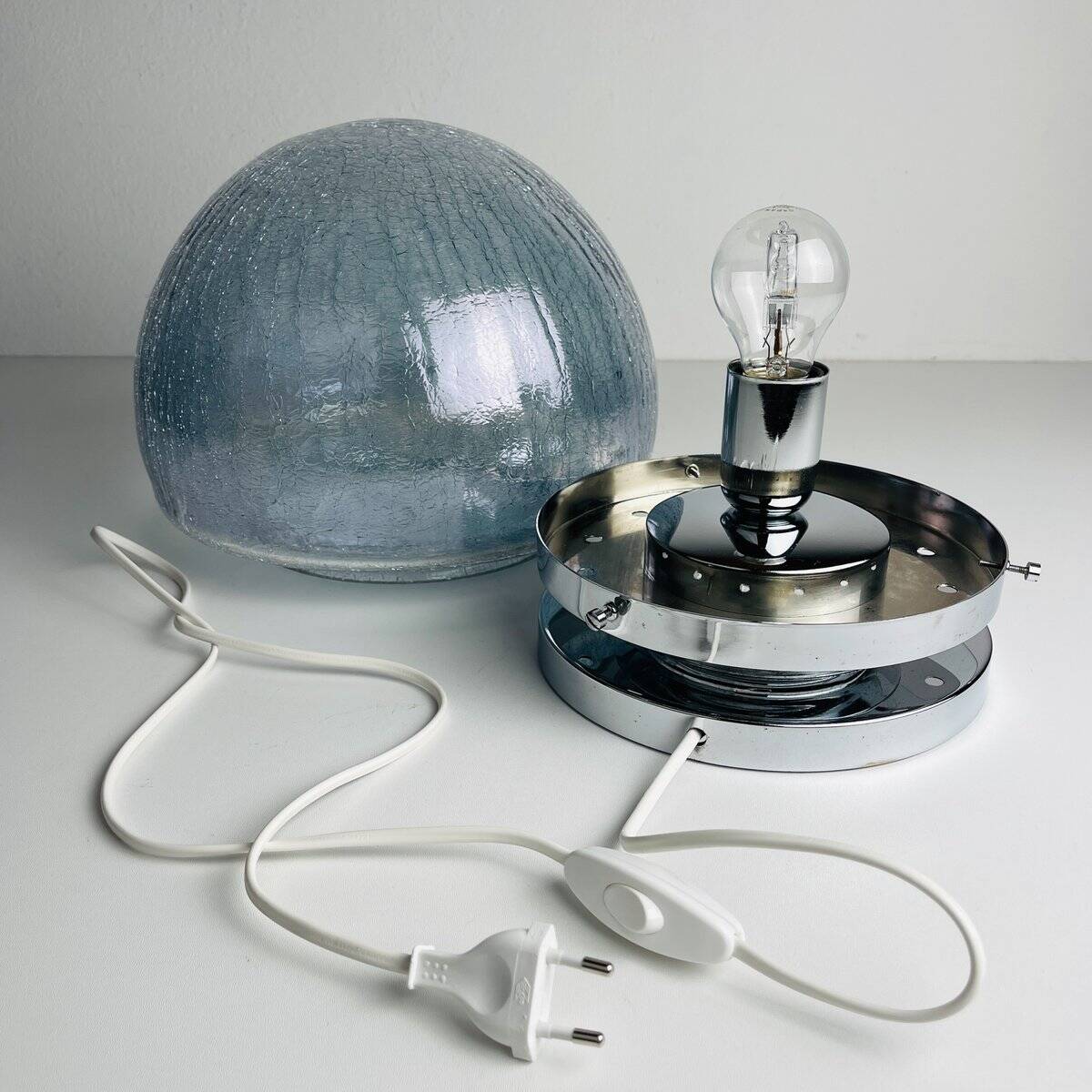 Lampe de table du milieu du siècle. Italie. Années 1970
