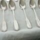 Set de 12 petites cuillères en métal argenté modèle perle et coquille
