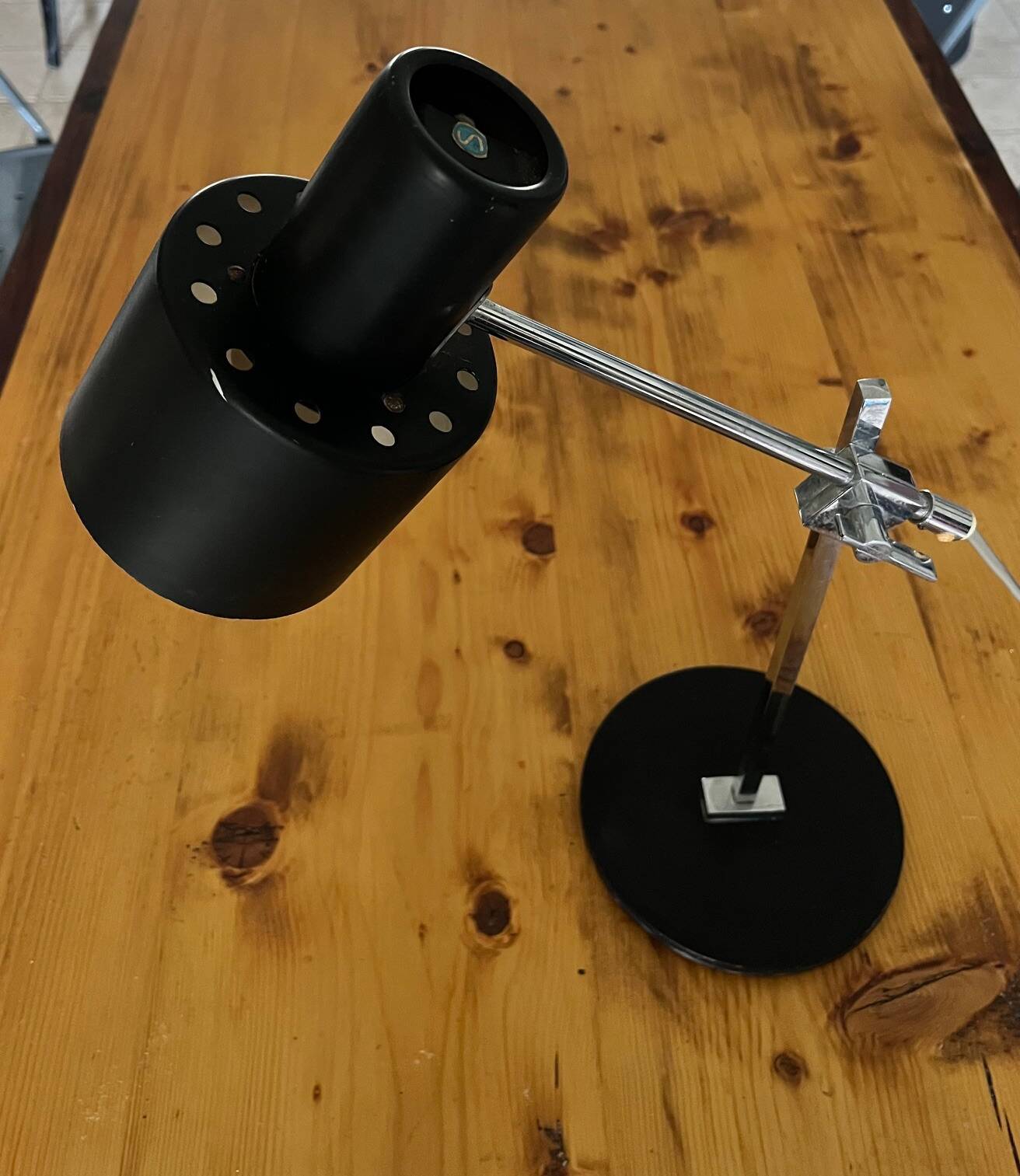 Black vintage desk lamp